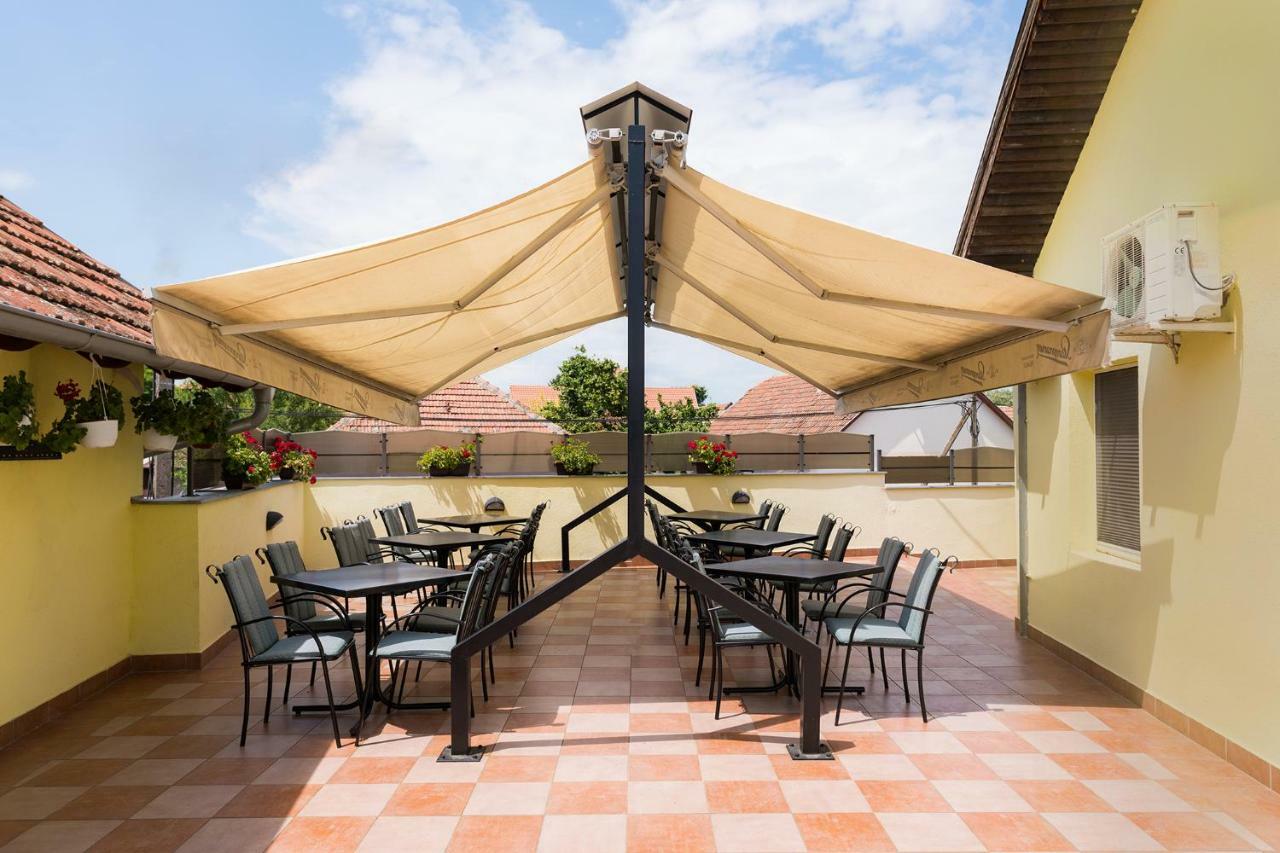 Rooms Gat Subotica Exterior foto